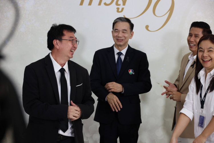 ภาพหมู่04